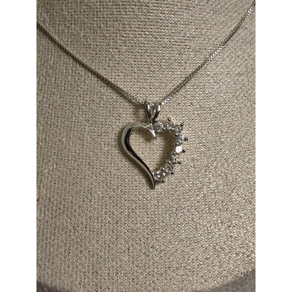 Vintage Sterling Silver 925 SU With 8 CZ Stones Heart Shaped Neck Necklace 9" - Picture 2 of 6